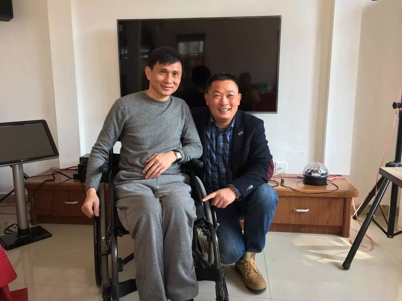 ��֮Ⱥ���^�����f�@������֮·���҂�?c��)�ǰ�M(j��n)��